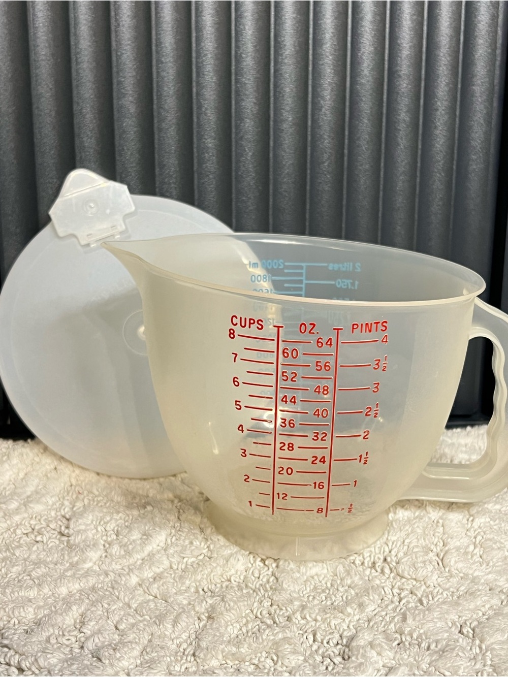 Vintage Tupperware Blue Red Mix N Store 8 Cup 2 Qt Measuring Pitcher #500 & Lid